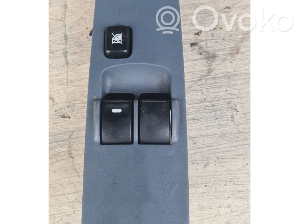 Mitsubishi Colt Electric window control switch 