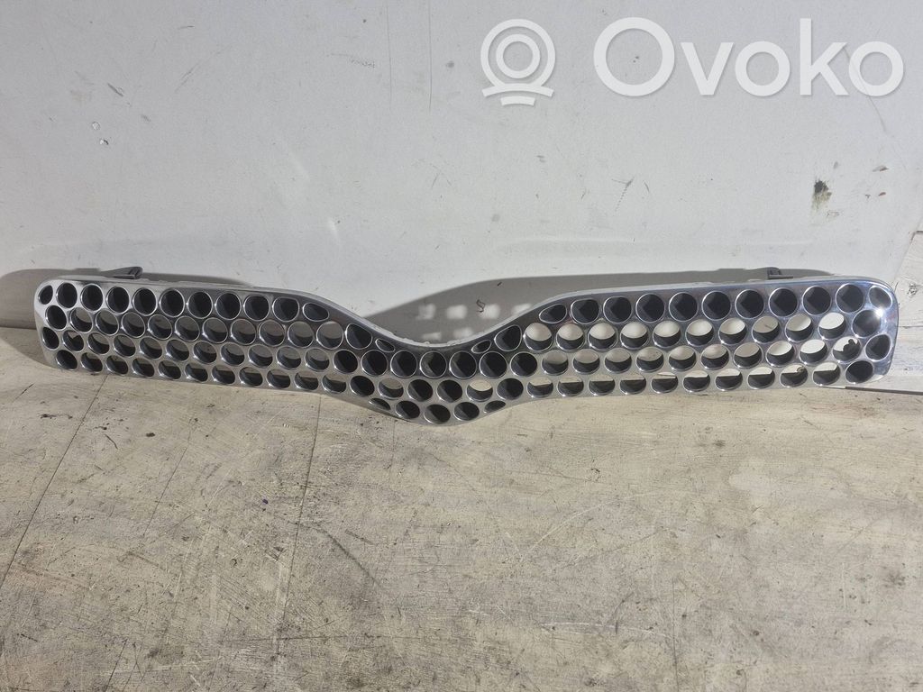 Toyota Yaris Atrapa chłodnicy / Grill 
