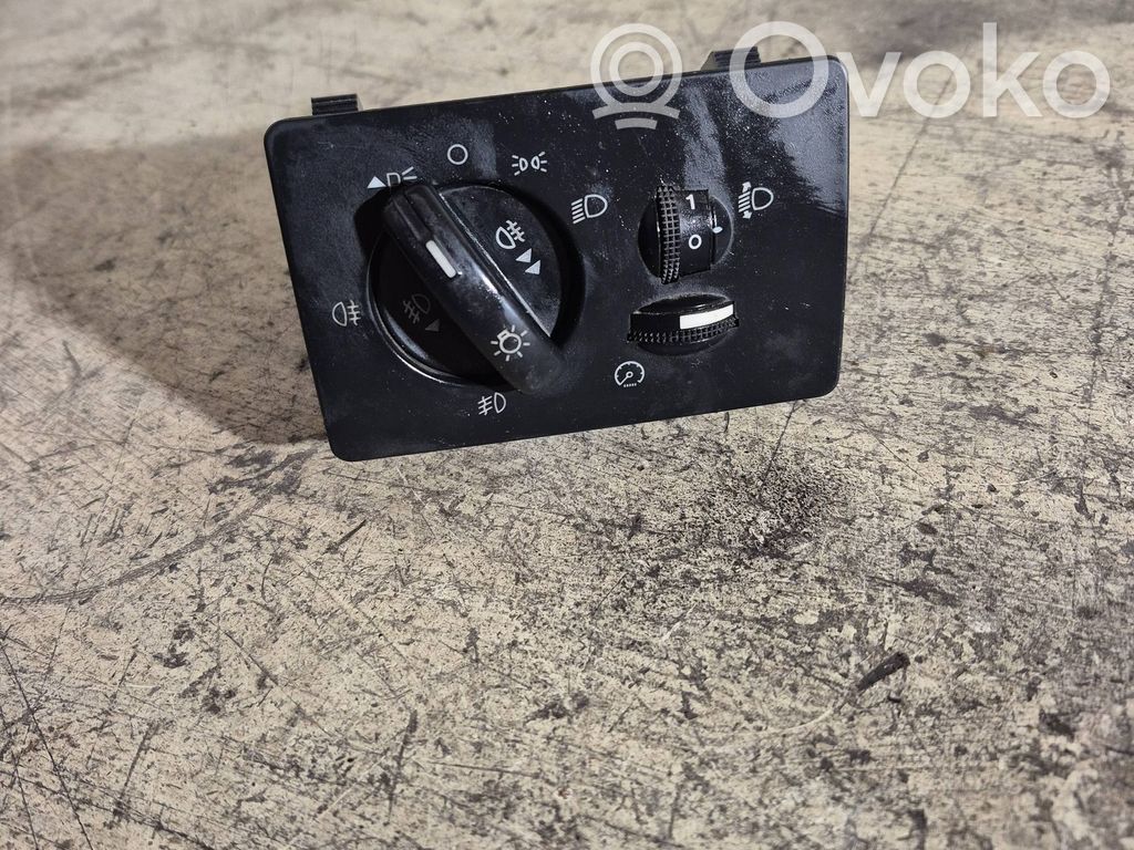 Ford C-MAX I Light switch 