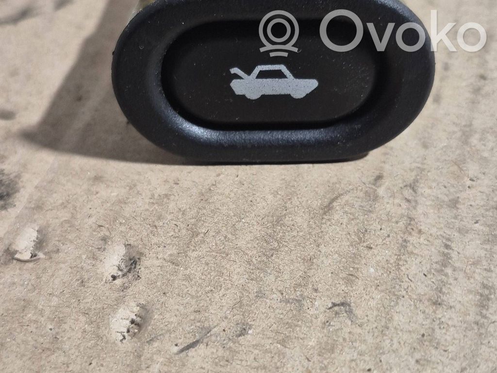 Saab 900 Tailgate opening switch 