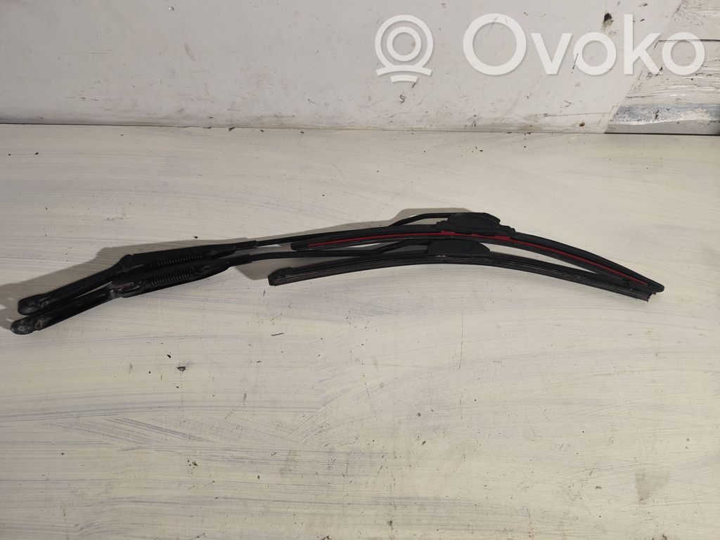 Opel Astra G Priekinio stiklo valytuvų kojelė 