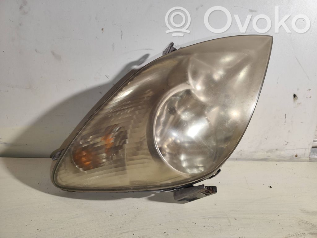 Toyota Corolla Verso E121 Headlight/headlamp 