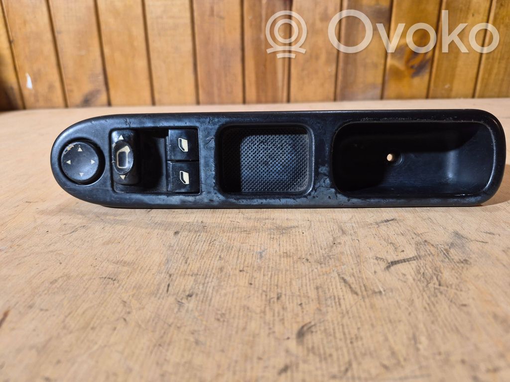 Peugeot 307 Electric window control switch 