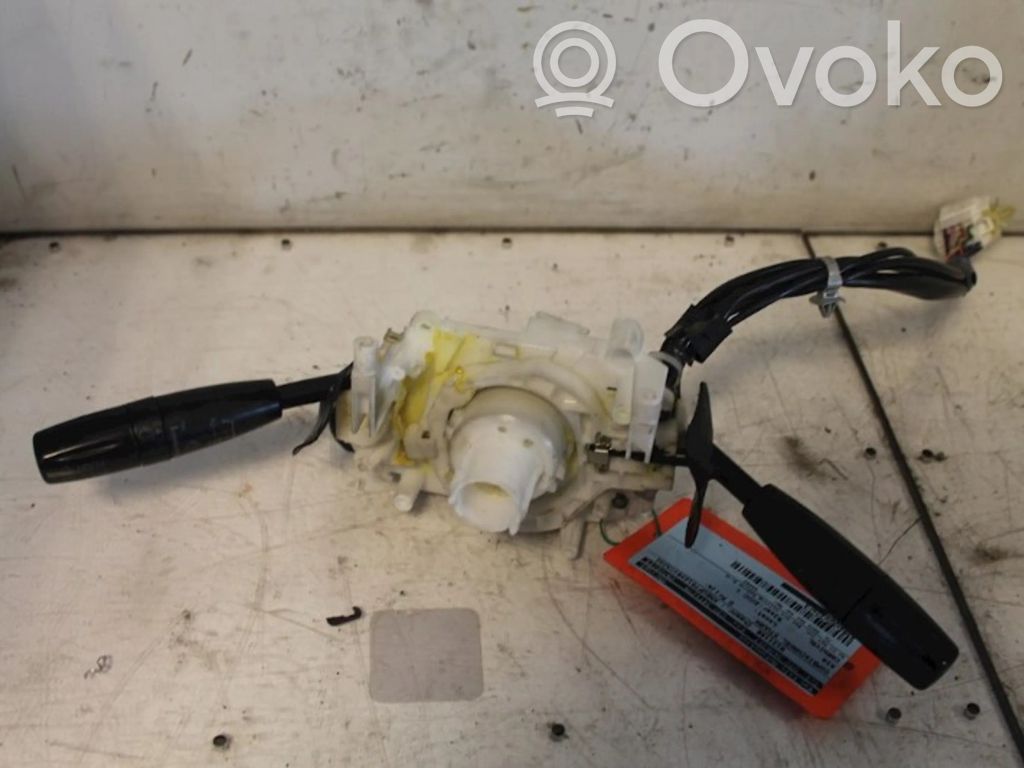 KIA Carnival Steering wheel buttons/switches 