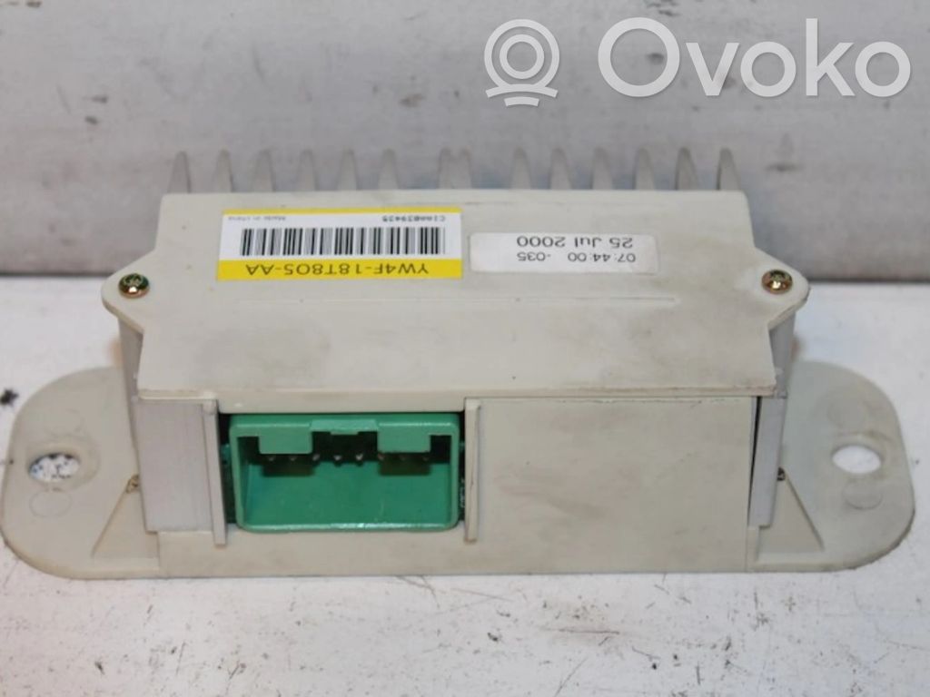 Jaguar S-Type Sound amplifier 