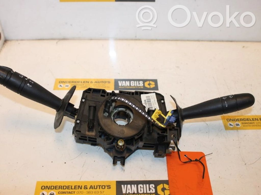 Butoane/comutatoare pe volan   8200375336,8200375336