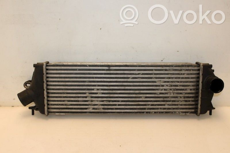 Opel Vivaro Välijäähdyttimen jäähdytin
