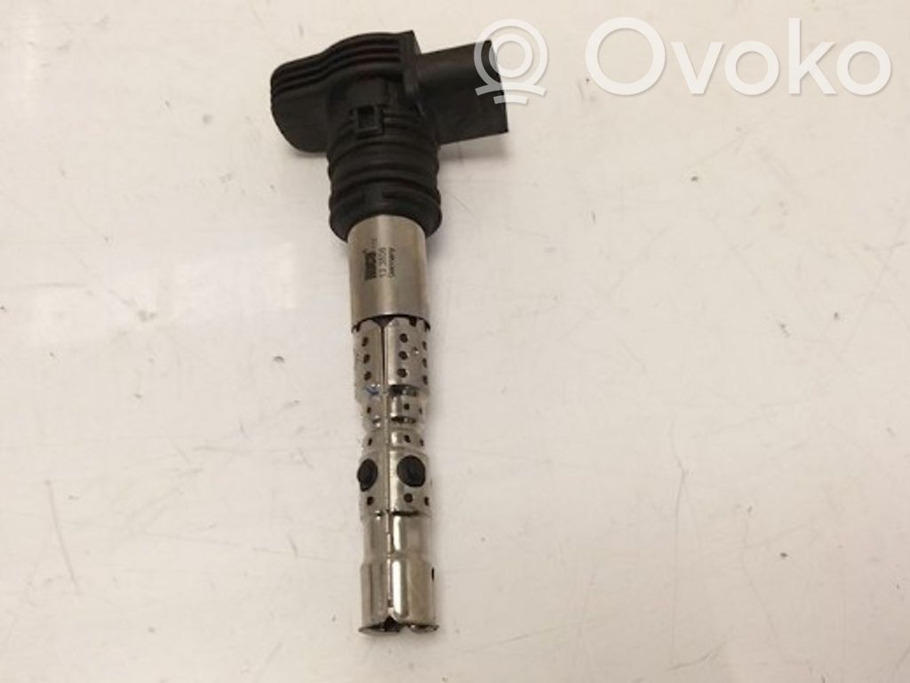 Audi A4 S4 B6 8E 8H Cewka zapłonowa wysokiego napięcia 