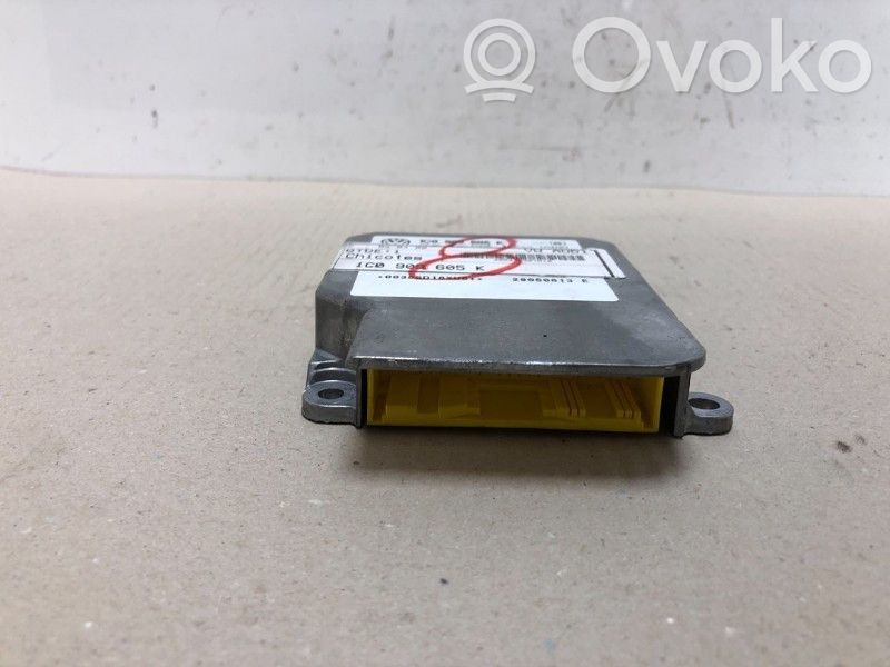 Volkswagen Fox Sterownik / Moduł Airbag