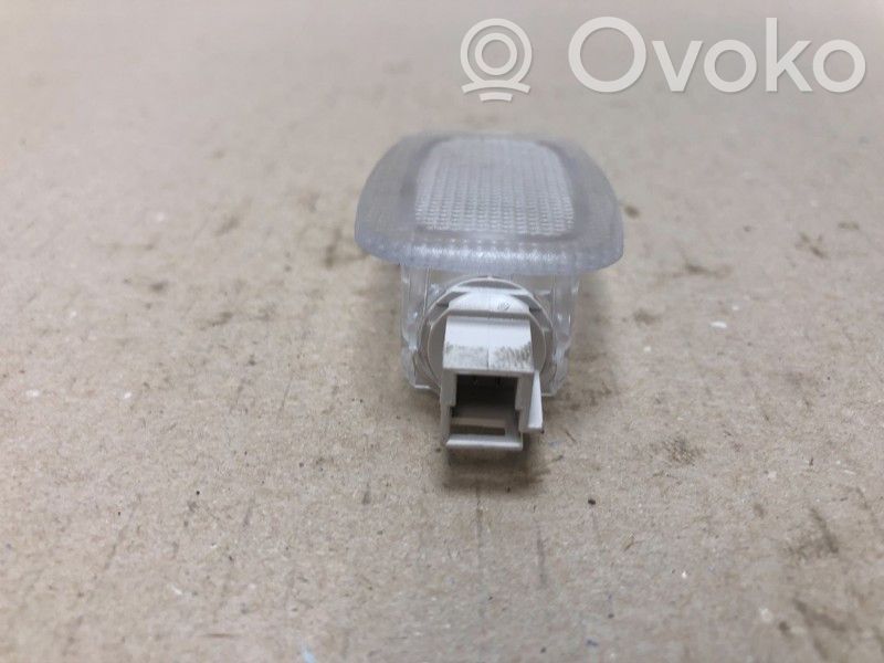 Mercedes-Benz B W246 W242 Lampka podsufitki tylna