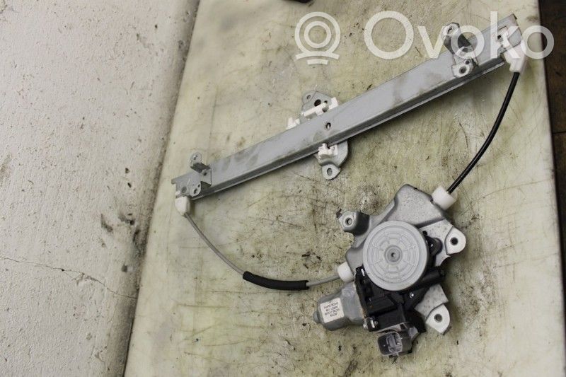 Nissan Juke I F15 Macara geam față manuală 