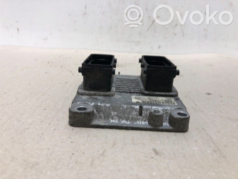 Moottorin ohjainlaite/moduuli   0261207421,282110,0261207421,282110