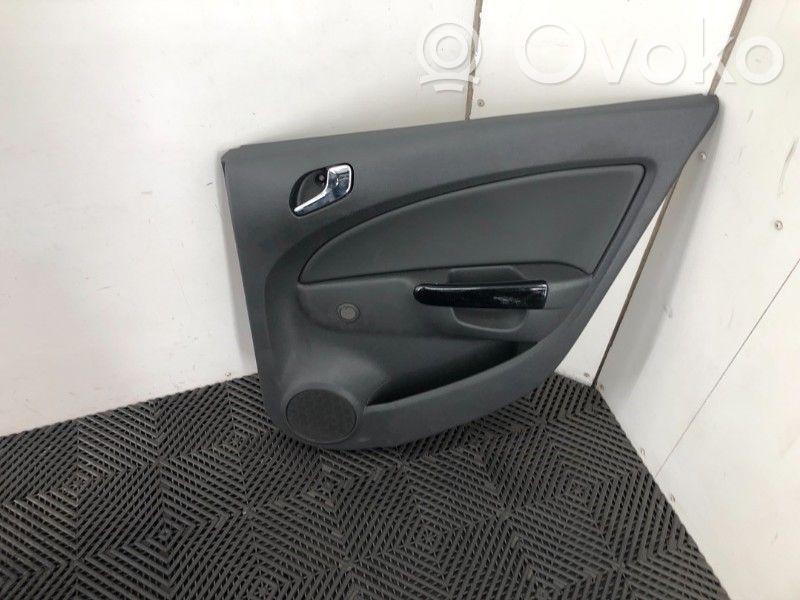 Opel Corsa D Aizmugurē apdare 