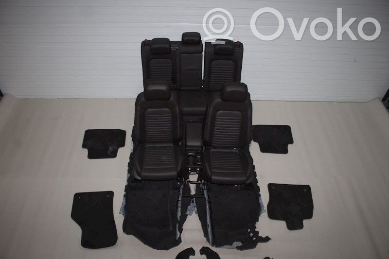 Interior set