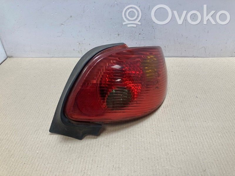 Peugeot 206 CC Feux arrière / postérieurs