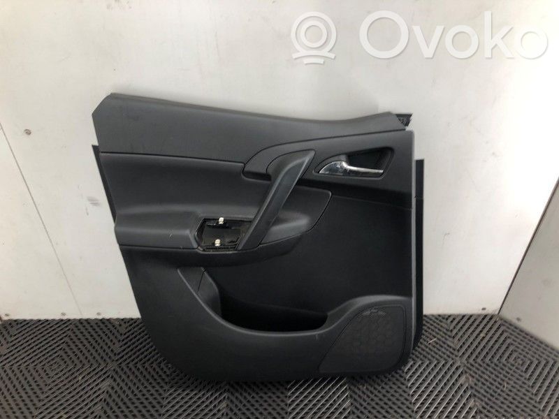 Opel Meriva B Takaoven verhoilu (käytetyt)