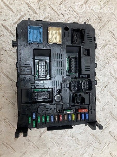 Citroen C4 I Picasso Set scatola dei fusibili 