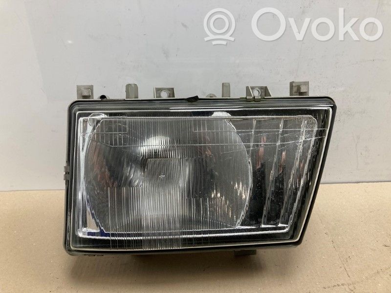 Mitsubishi Canter Lampa przednia