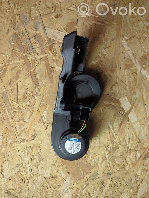BMW 5 E60 E61 Engine control unit/module fan 