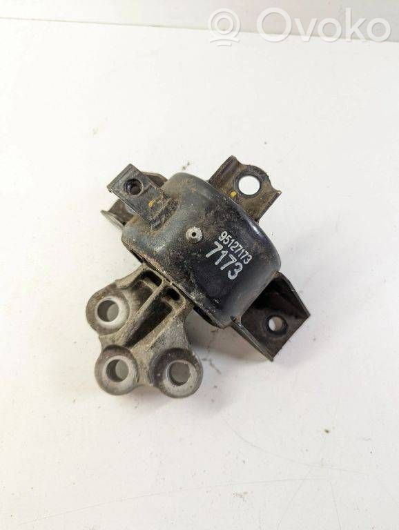 Engine mount bracket   573AY9000,LL000799