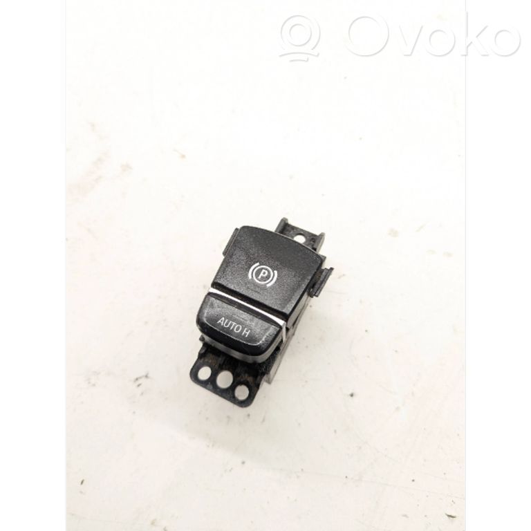 BMW 5 G30 G31 G38 Przycisk / Włącznik hamulca ręcznego 