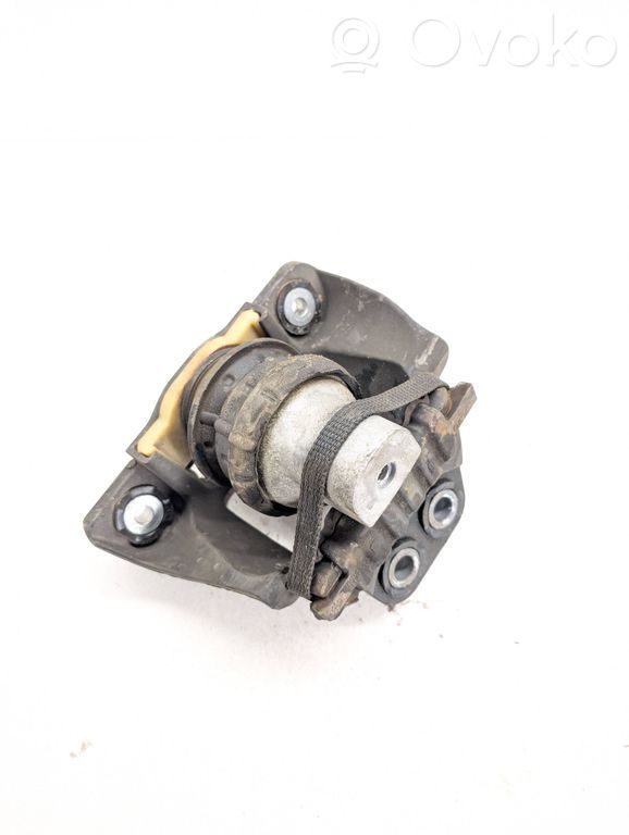 Volvo XC90 Engine mount bracket 