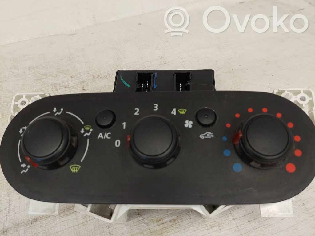 Renault Trafic III (X82) Climate control unit 