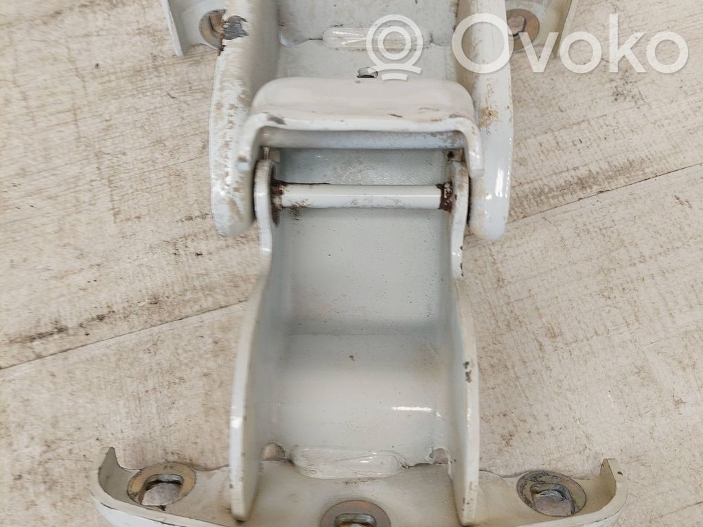 Opel Vivaro Loading door lower hinge 