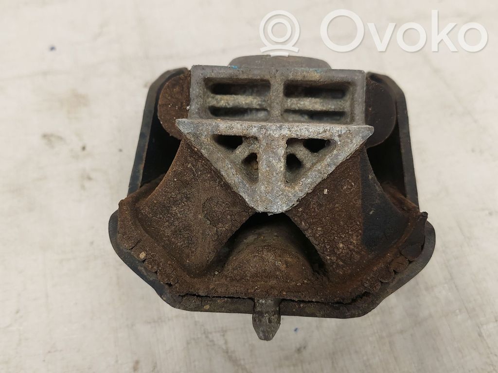 Mercedes-Benz Sprinter W906 Engine mount bracket 