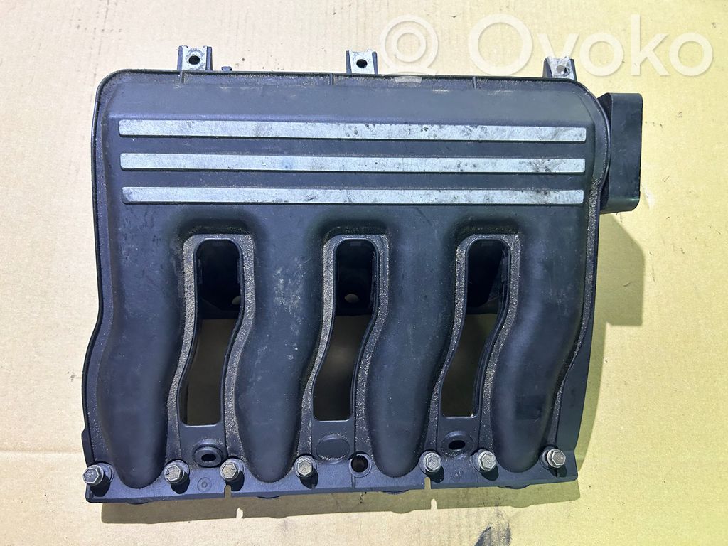 Intake manifold   2245942