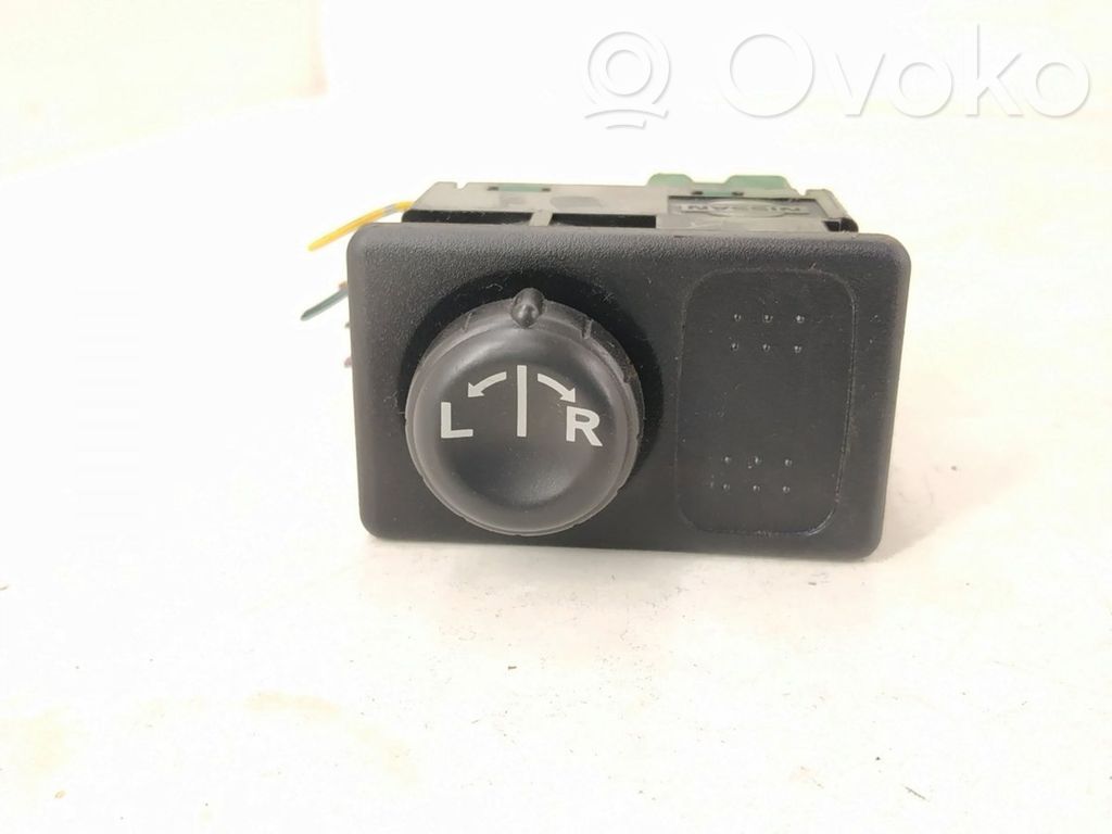 Nissan Primera Wing mirror switch 