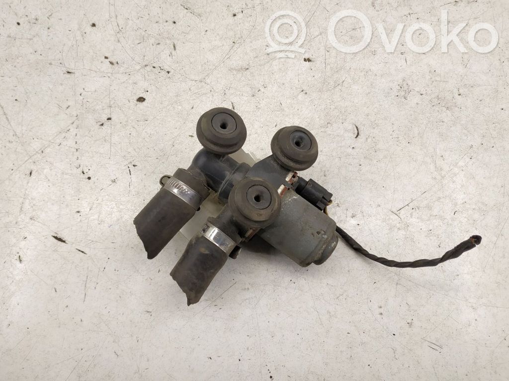 Other engine bay part   6411836980506,6411836980506