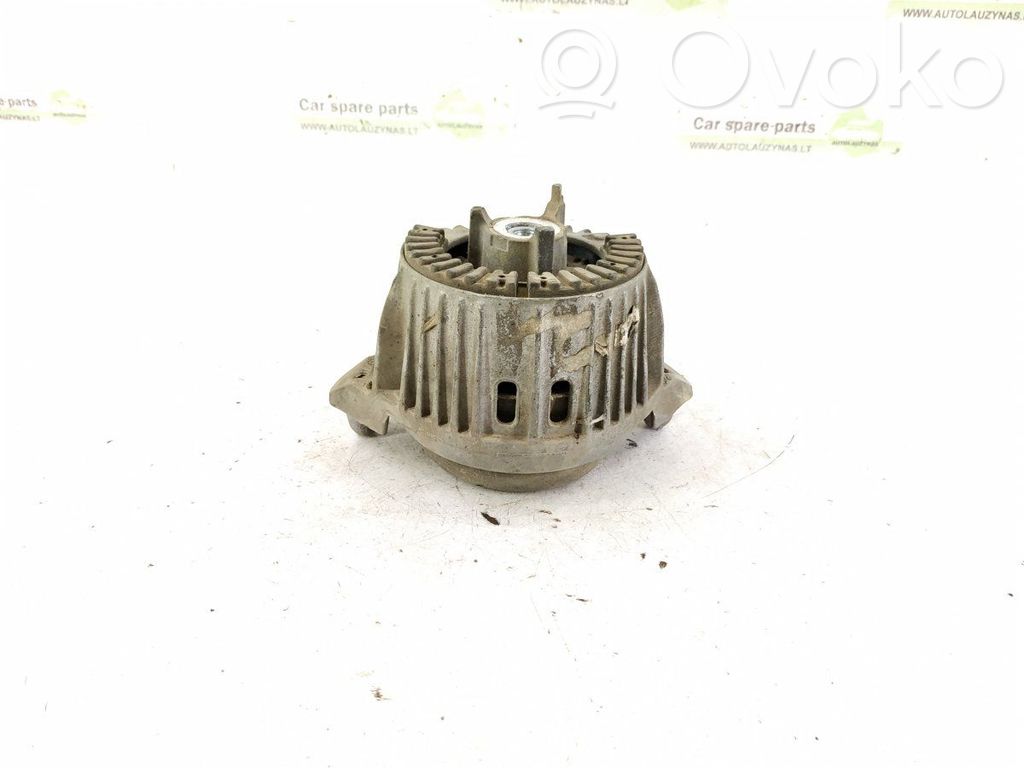 Mercedes-Benz E W212 Engine mount bracket 