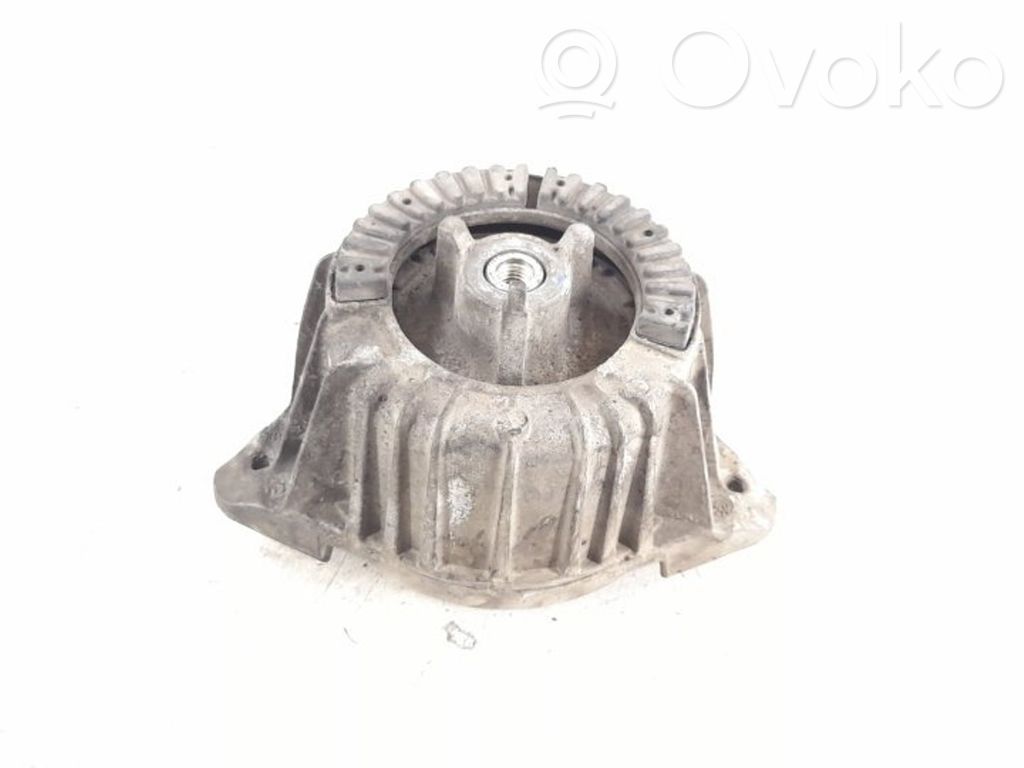 Mercedes-Benz E W212 Engine mount bracket 