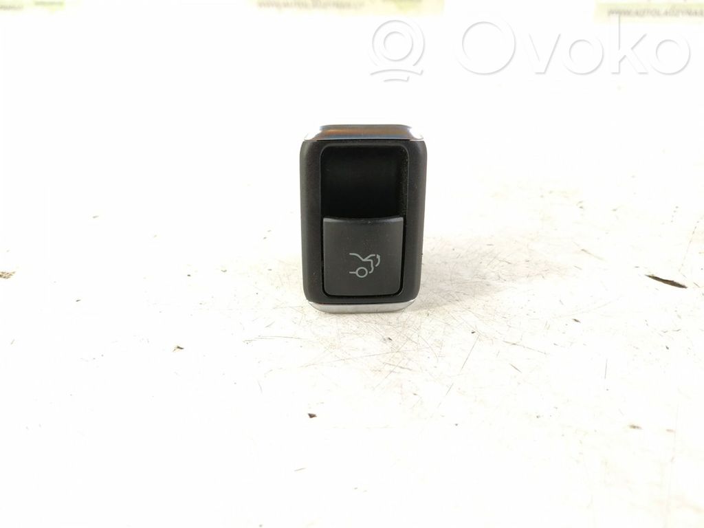 Mercedes-Benz E W212 Tailgate opening switch 