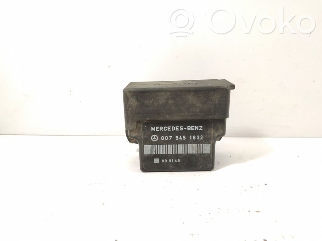 Mercedes-Benz E W124 Glow plug pre-heat relay 