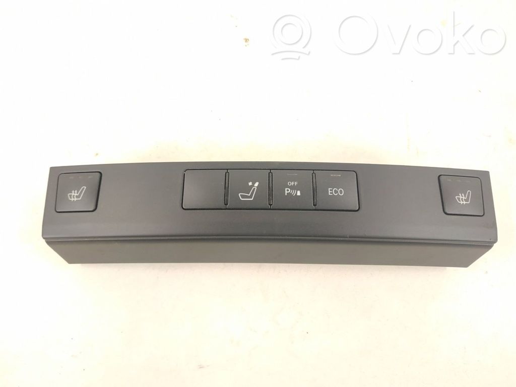 Mercedes-Benz E W212 Seat heating switch 