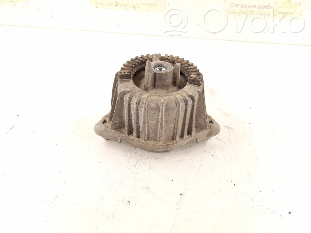 Mercedes-Benz E W212 Engine mount bracket 