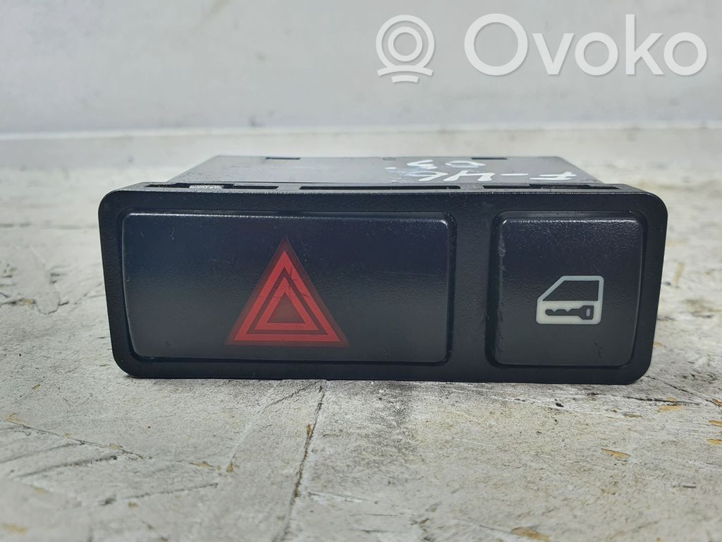 Hazard light switch   61318368920