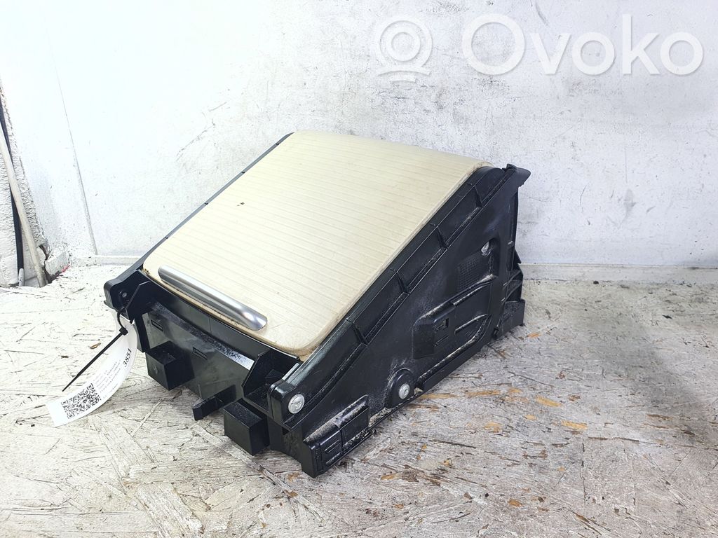 Volvo S80 Mukiteline edessä 
