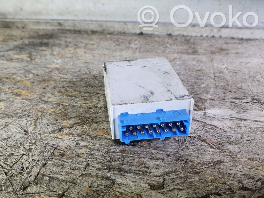 Window wiper relay   61358366381,8366381