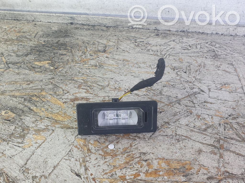 Audi A4 S4 B8 8K Éclairage de plaque d'immatriculation 