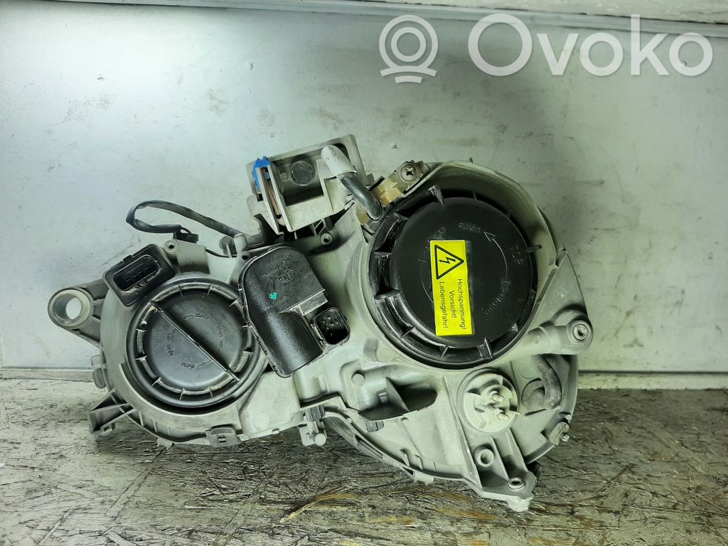 Mercedes-Benz CLK A208 C208 Lampa przednia 