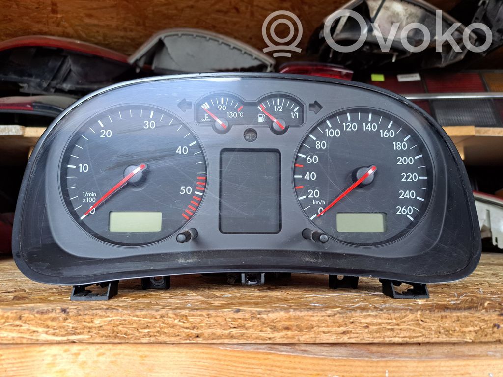 Volkswagen Golf IV Licznik / Prędkościomierz 
