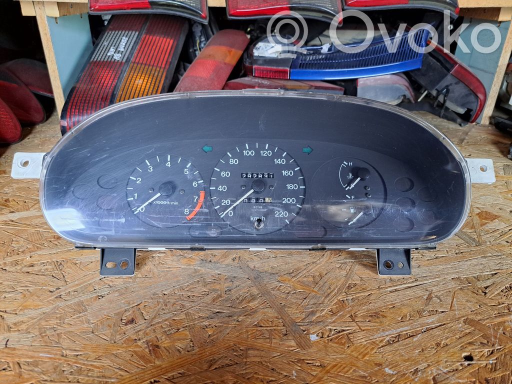 Mazda 323 F Speedometer (instrument cluster) 