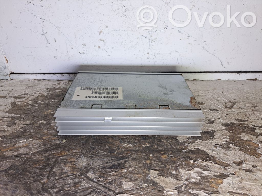 Jeep Grand Cherokee (WK) Sound amplifier 