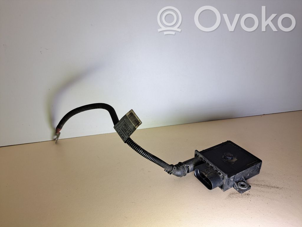 BMW 3 E90 E91 Kvēlsveču relejs 