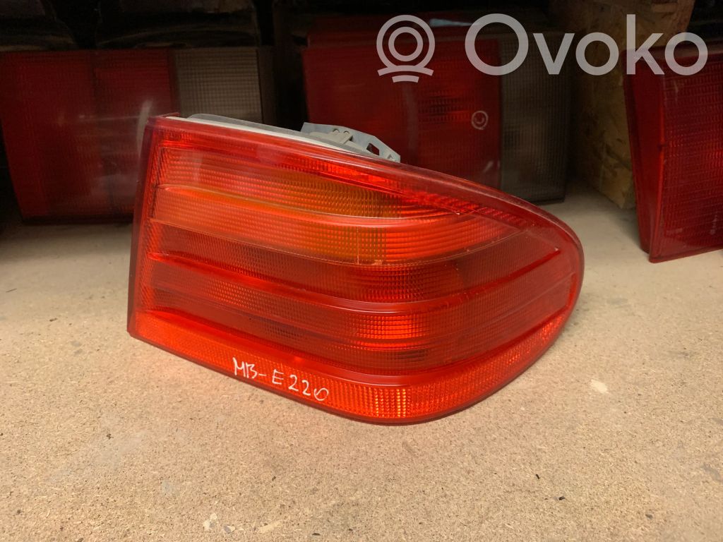 Mercedes-Benz E W210 Lampa tylna 