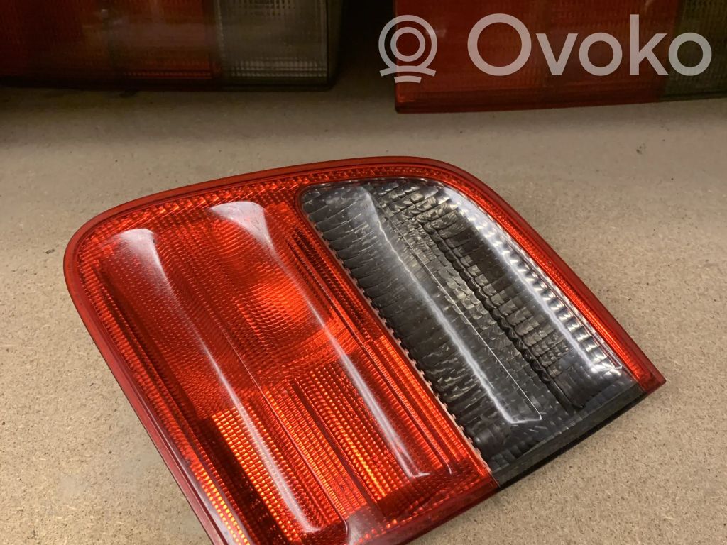 Mercedes-Benz E W210 Lampy tylnej klapy bagażnika 