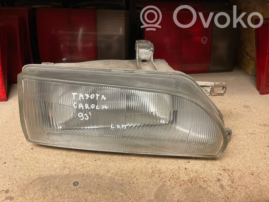 Toyota Corolla E90 Lampa przednia 